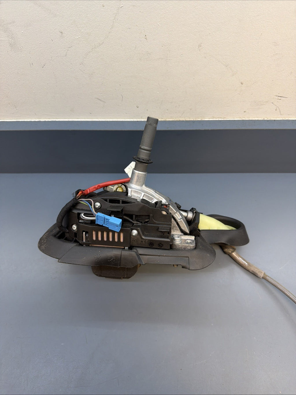 2007-2013 BMW 328i E90 GENUINE AUTOMATIC TRANSMISSION GEAR SHIFTER OEM 7603765