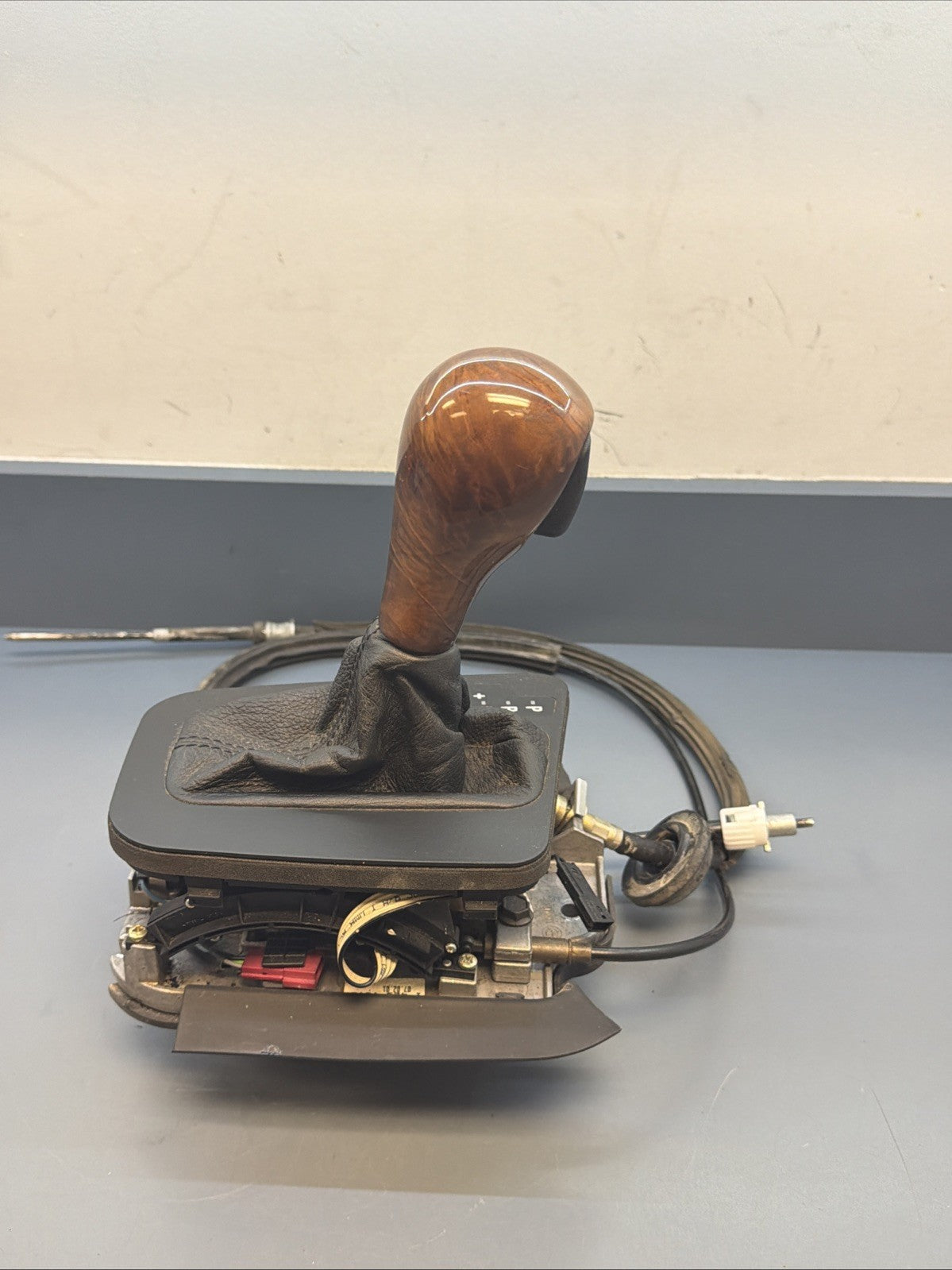 2000-2006 BMW 3 SERIES AUTOMATIC TRANSMISSION SHIFTER 1422277