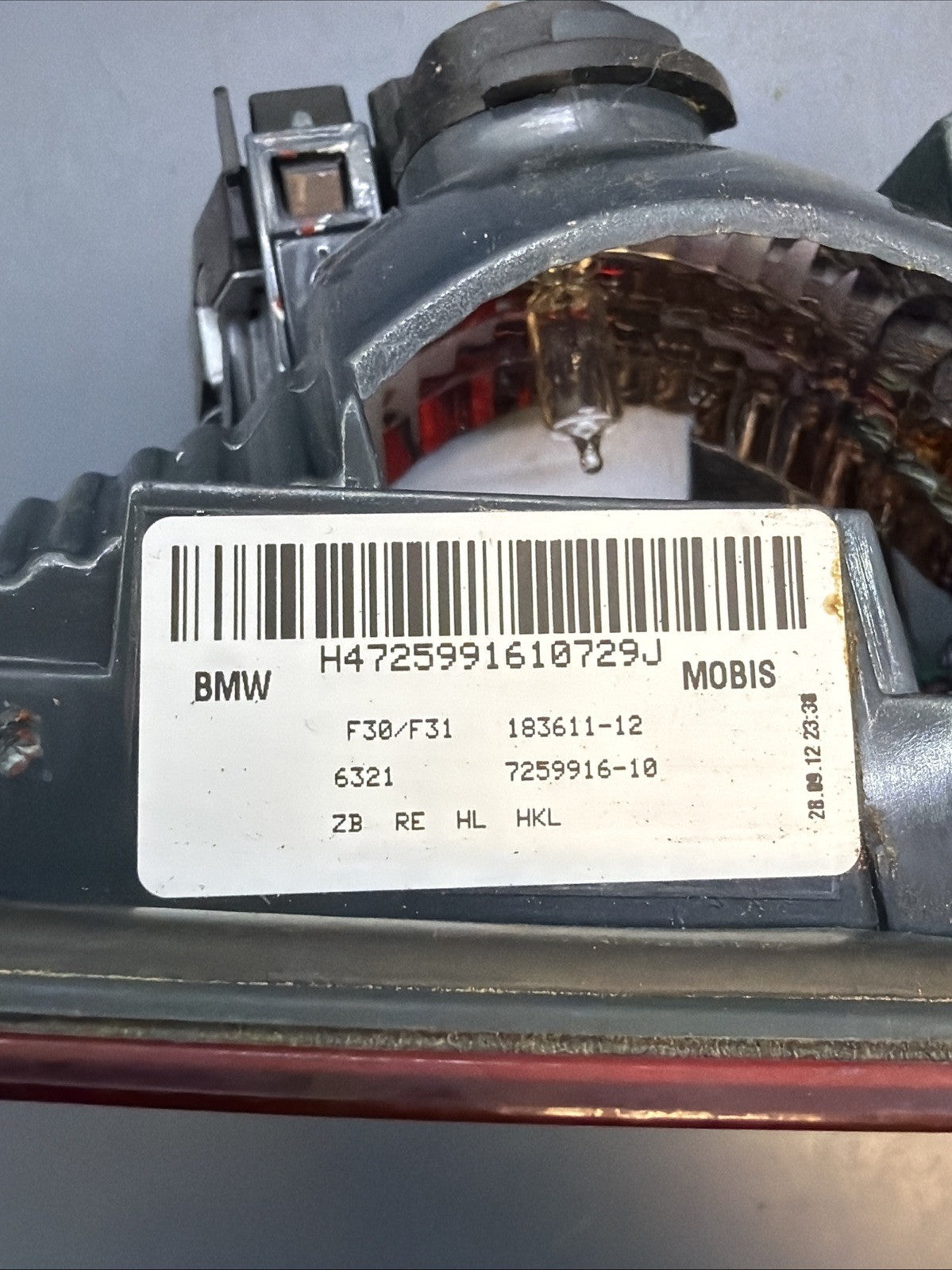12-15 BMW 3 SERIES F30 F31 RIGHT SIDE INNER TRUNK LID MOUNTED TAILLIGHT 7259916