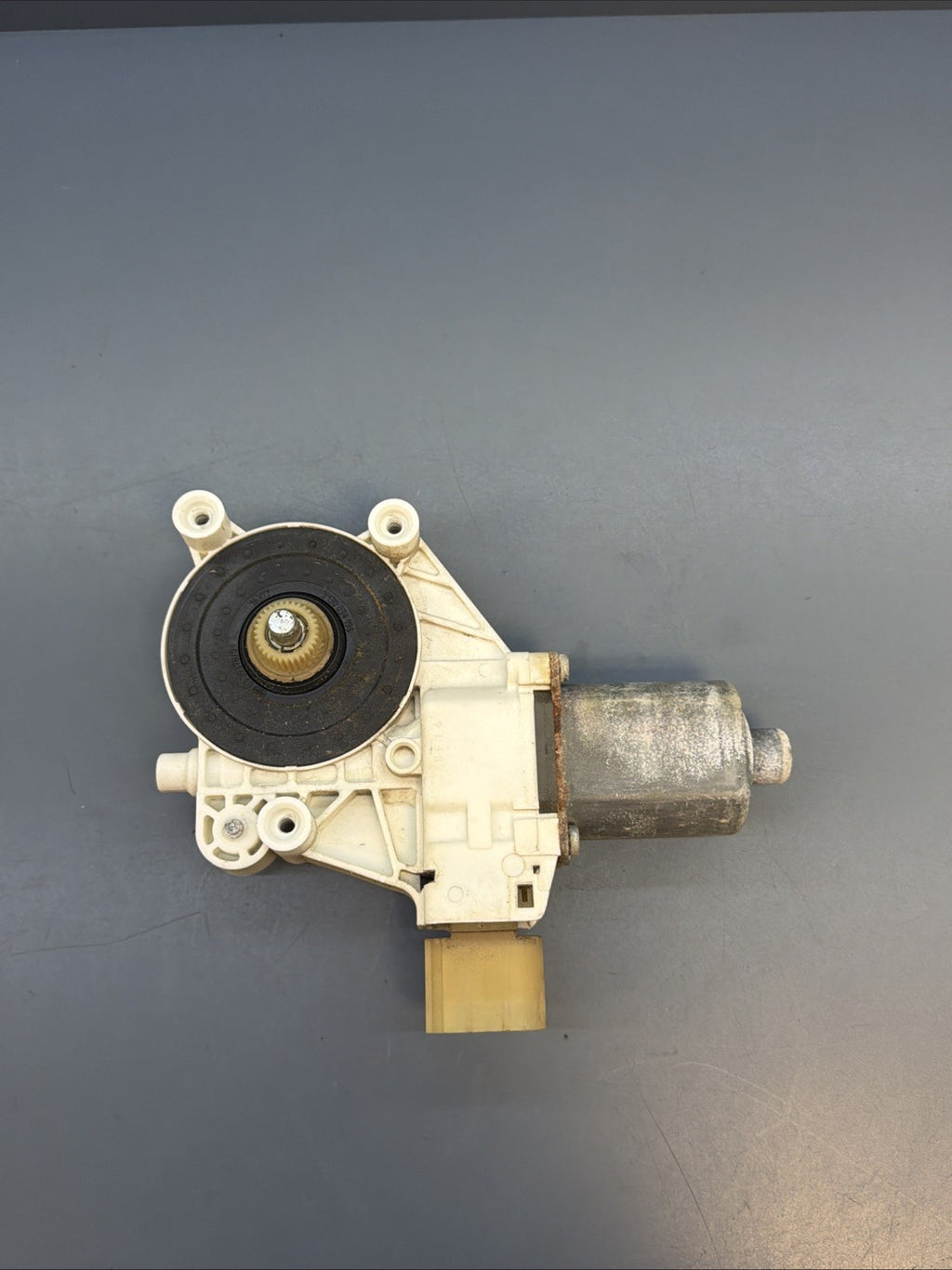 07-11 BMW E90 328i 335i Front Left Window Regulator Lifter Actuator 6927027