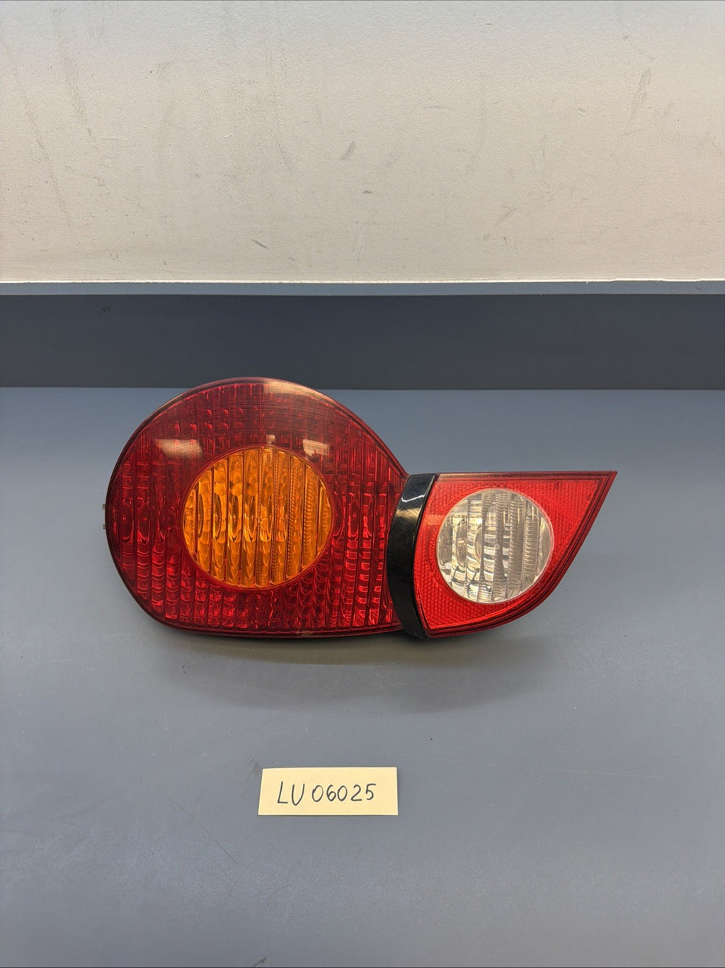 03-05 BMW E85 Z4 Roadstar Taillight Tail Light Lamp Passenger Right RH 7165722