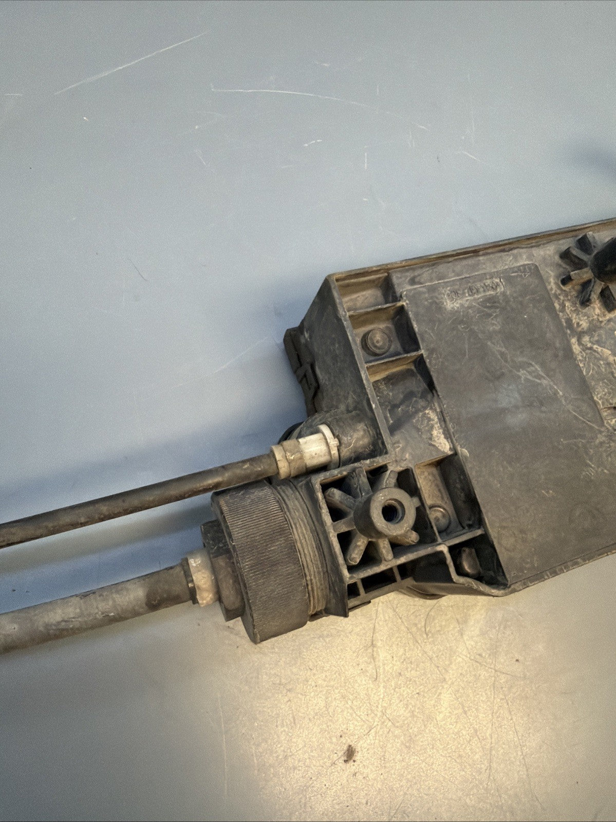 09-15 BMW F01 F02 750i 750Li Emergency Parking Brake Actuator Motor 6784651