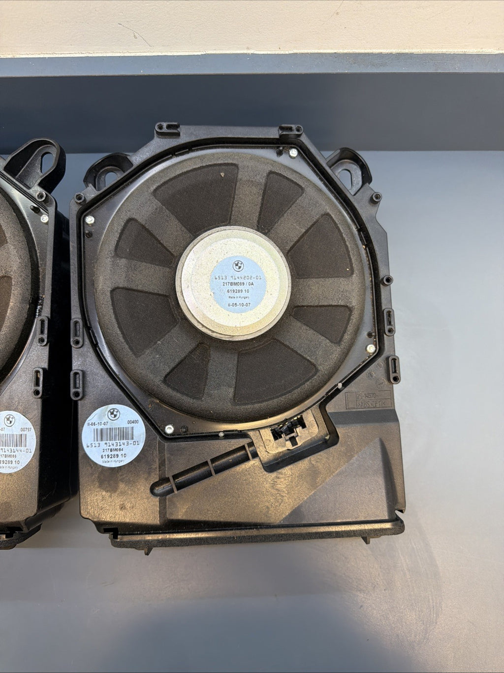 08-13 BMW E82 E88 135I FRONT LEFT & RIGHT HI-FI SUBWOOFER SET 9143143 9143144