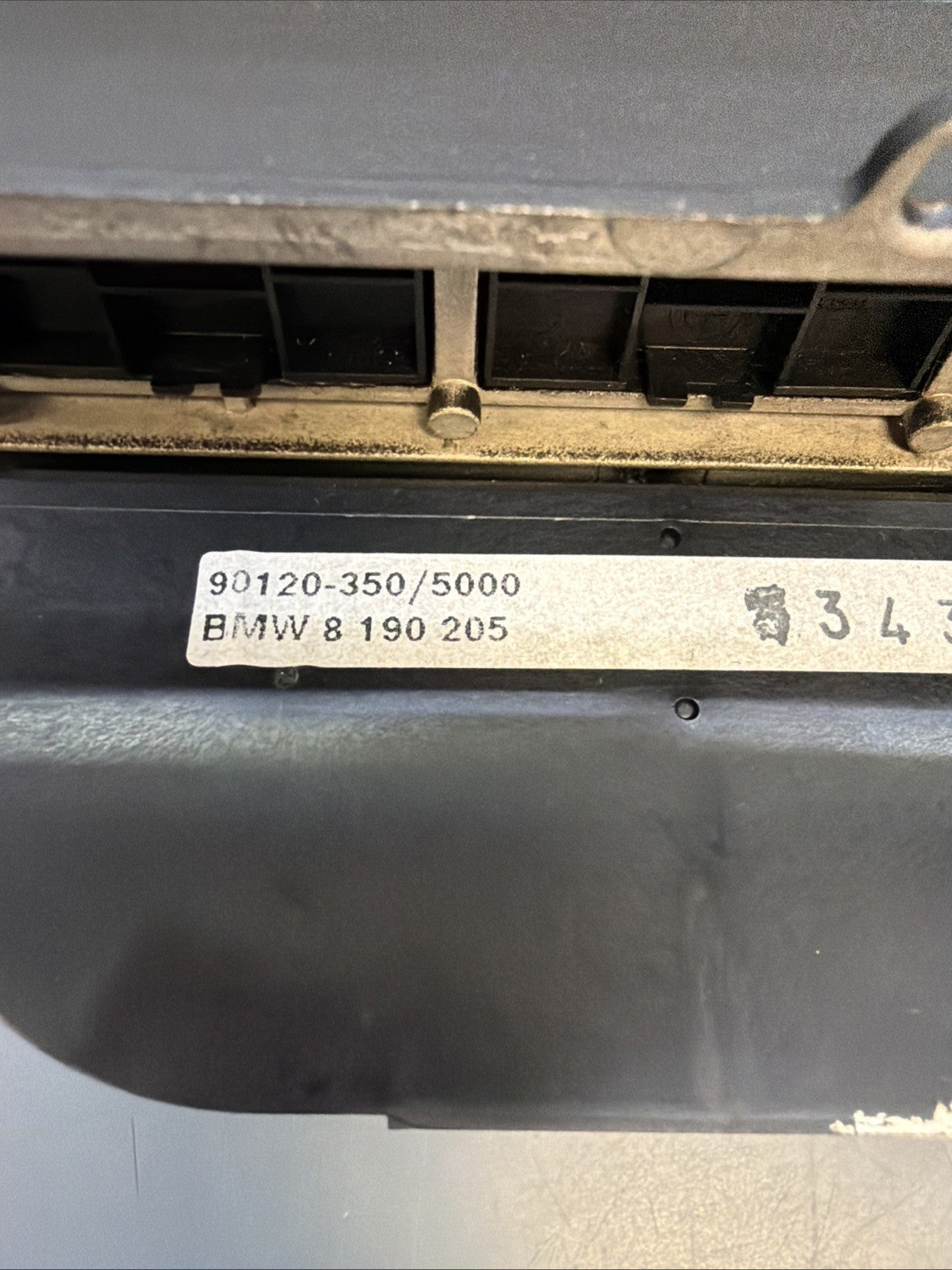 96-03 BMW 5 Series E39 M5 540 Front Cup Can Holder OEM 8190205