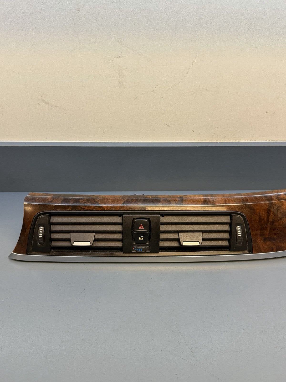 12-15 BMW F30 328i 335i Center Dash Trim Molding W/ Air Vents 9218552 OEM