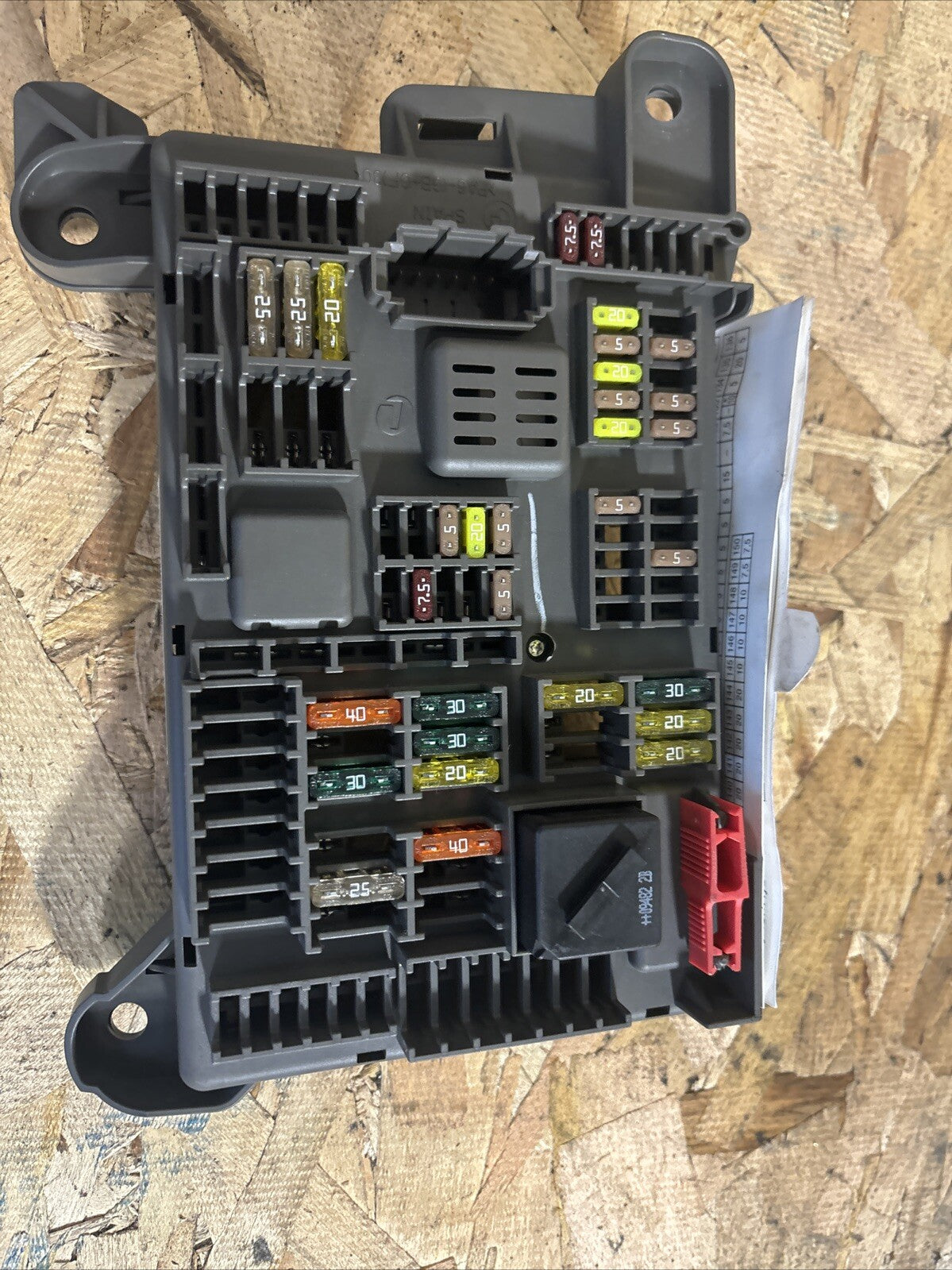 2010 2011 2012 2013 2014 BMW X6M TRUNK CABIN FUSE RELAY BOX 693168704