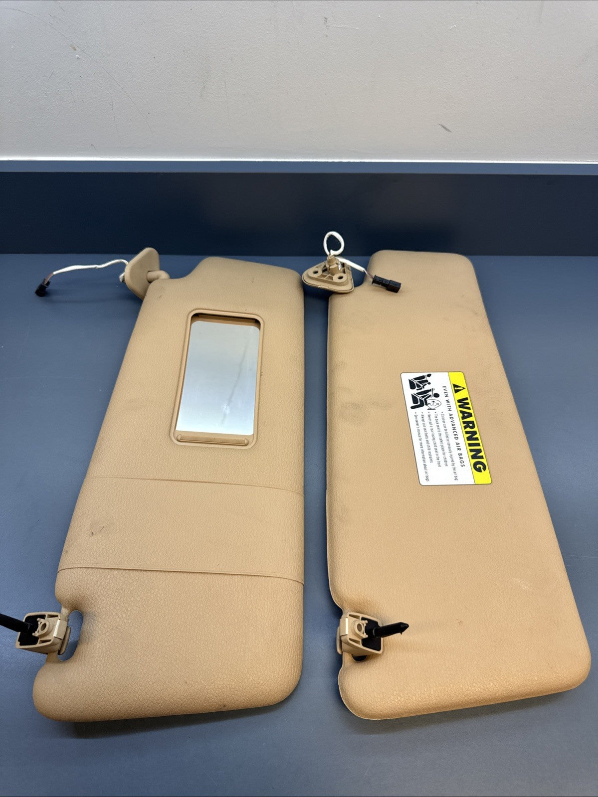 07-10 BMW X3 E83 SUN VISOR PAIR 8373575