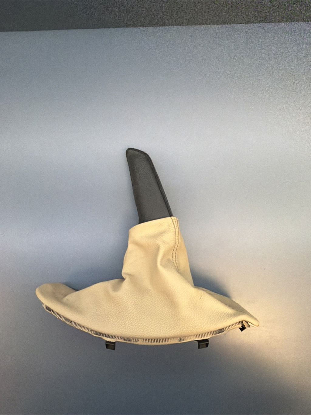 06-13 BMW E90 E91 E92 E93 325i Parking Hand Brake Handle Boot Cover 7137537 OEM