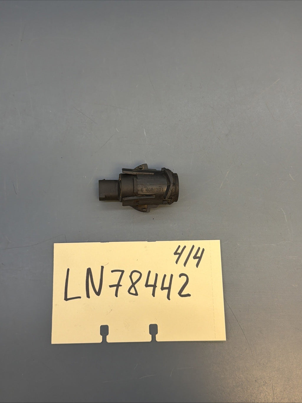 BMW X5 E53 Park Distance Control Center Mount - Left Rear 8408391