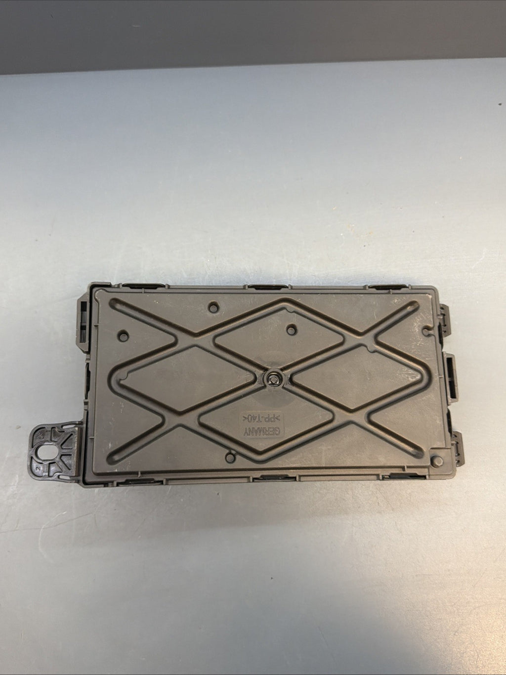 2012-2018 BMW F30 F31 F32 Rear Body Control Module Fuse Box REM 9374508 OEM