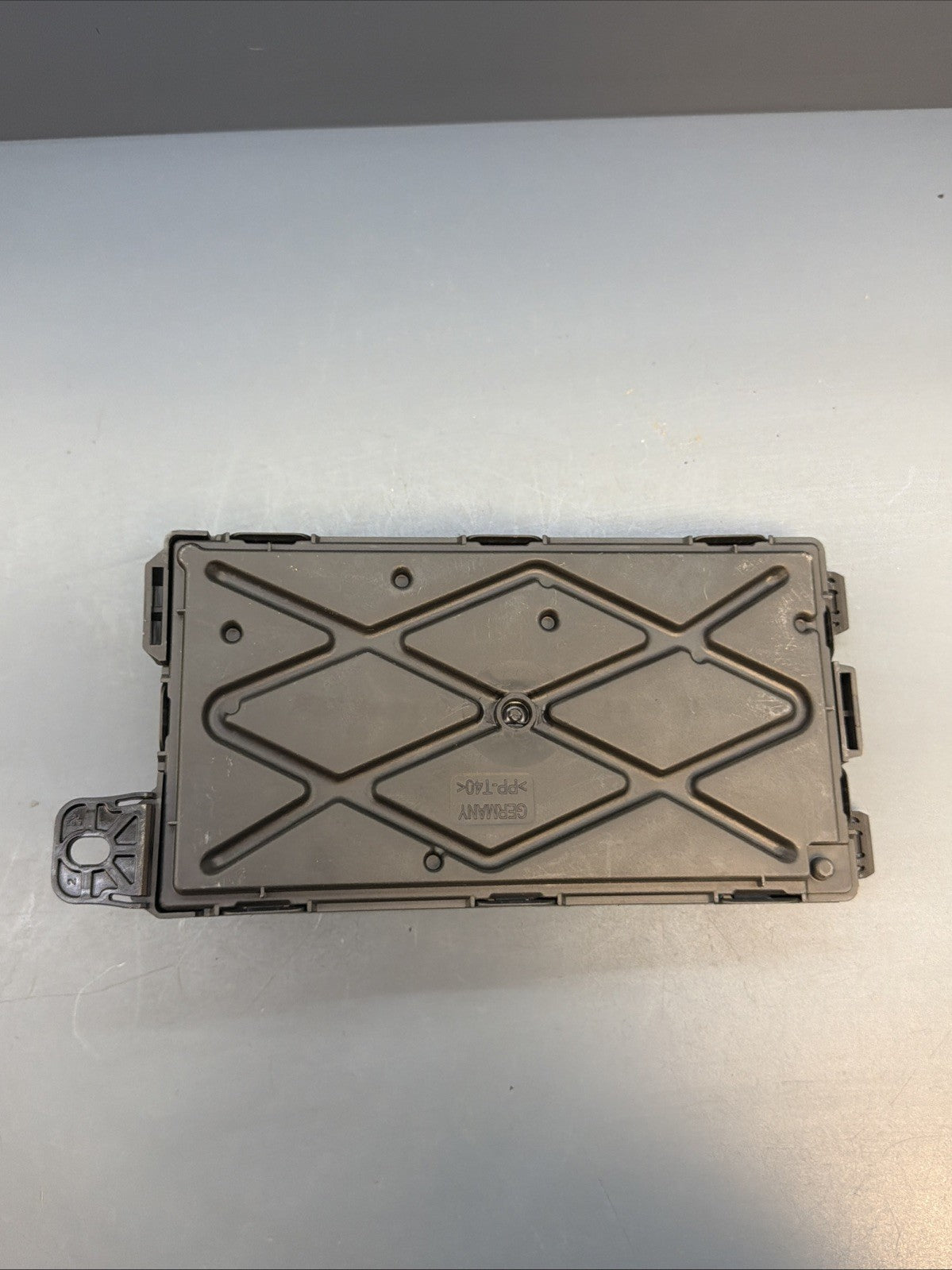 2012-2018 BMW F30 F31 F32 Rear Body Control Module Fuse Box REM 9374508 OEM