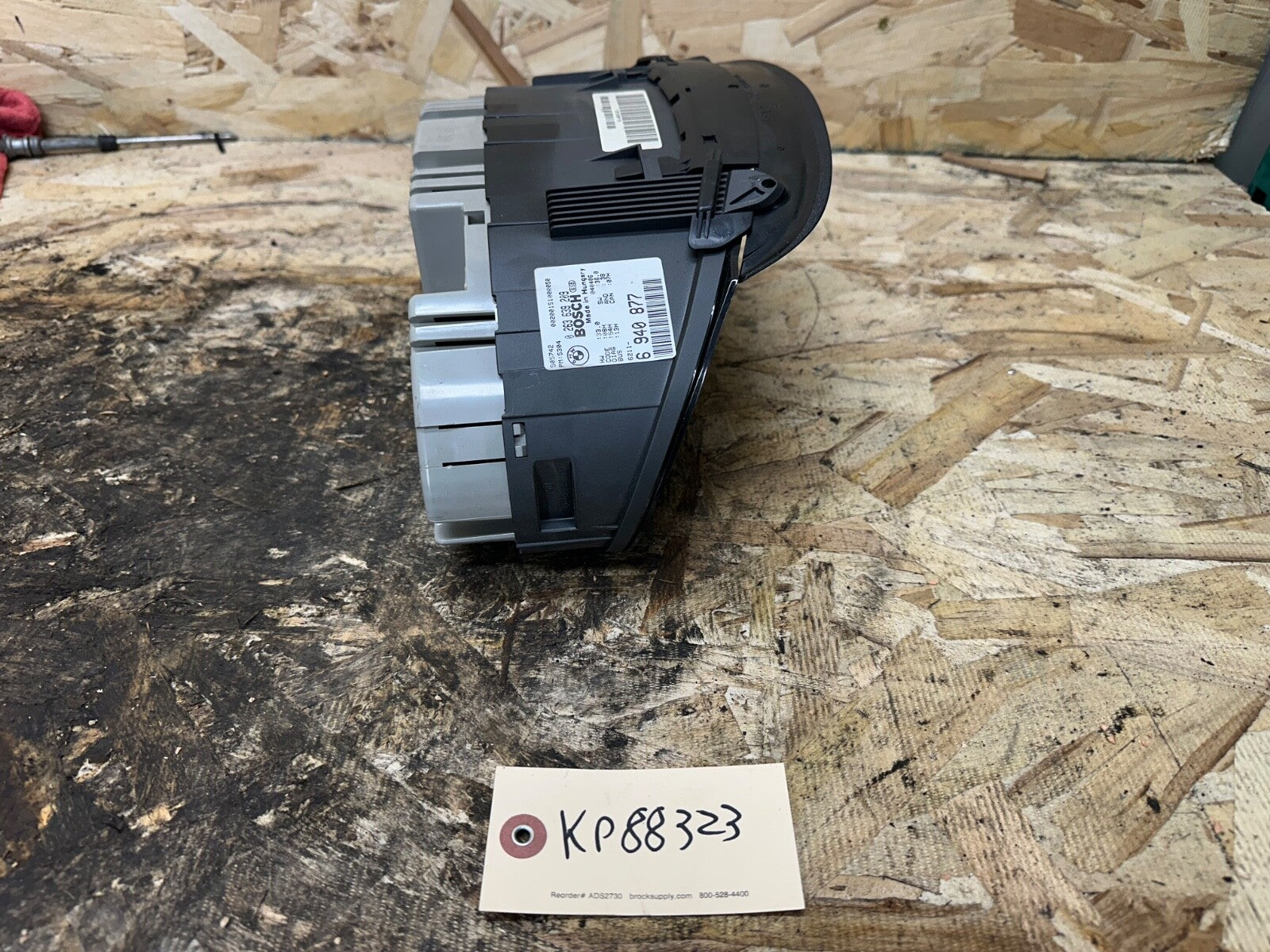 BMW E46 325i SPEDOMETER AND INSTRUMENT CLUSTER MPH OEM BMW 6940877