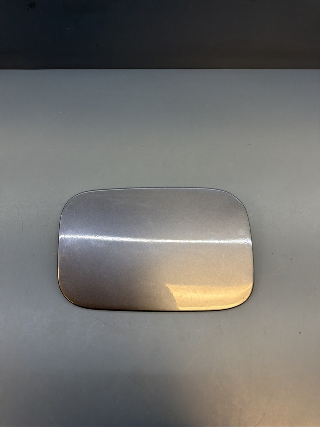 2000 -2006 BMW E46 SEDAN Fuel Filler Lid Cover Door Gas 7509290 STEEL GRAY 400