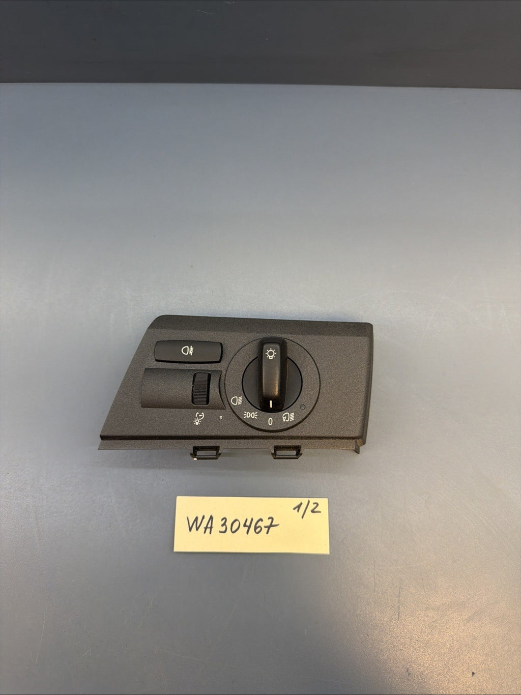 2004-2005 BMW X3 - Headlight / FOG Light Switch 3405709