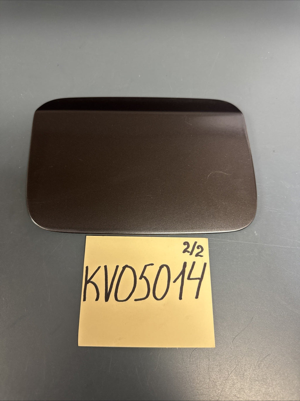 2006-2011 BMW E90 E91 M3 GAS LID FUEL TANK DOOR COVER OEM 17787 A-28 7060692