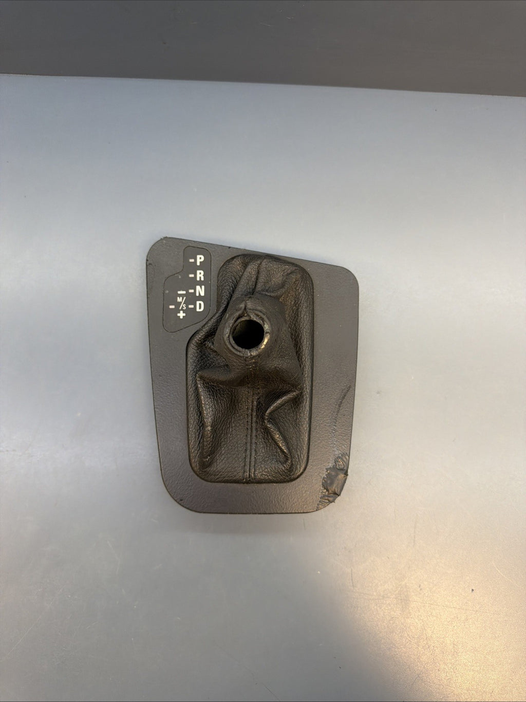 01-05 BMW 330xi E46 SEDAN Center Console Automatic Shifter Bezel Trim 7060677