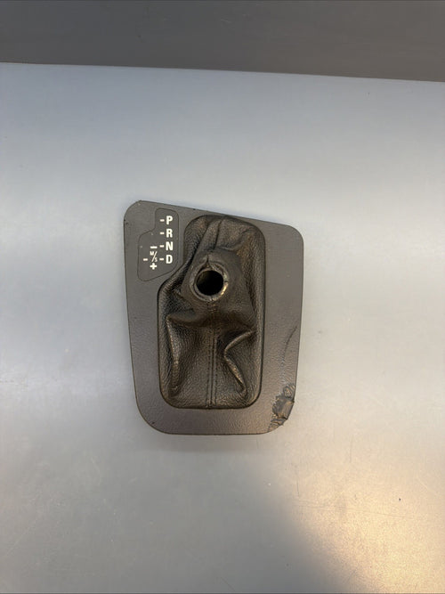 01-05 BMW 330xi E46 SEDAN Center Console Automatic Shifter Bezel Trim 7060677