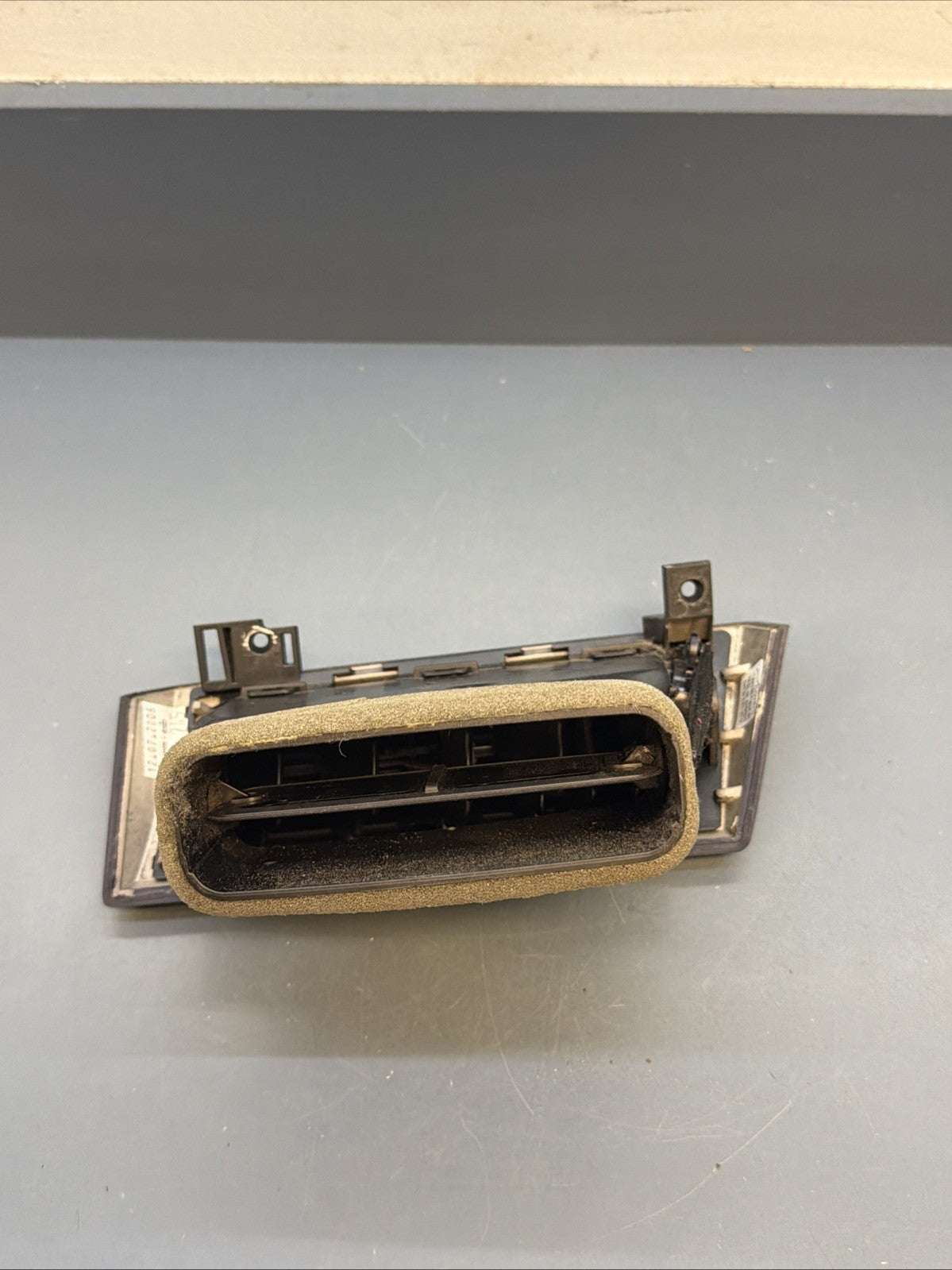 06-07 BMW M5 525i 530i 550i DRIVER LEFT SIDE DASH TRIM BEZEL AC VENT 6953619 OEM