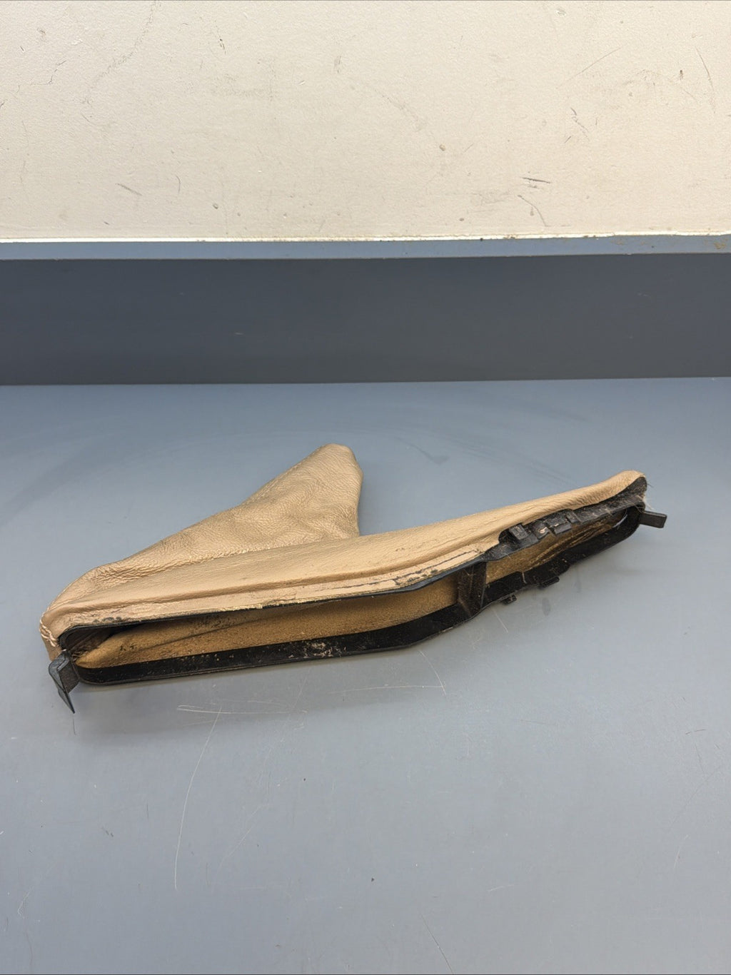 96-02 BMW E36/7 Z3 EMERGENCY PARKING BRAKE LEATHER BOOT BEIGE OEM