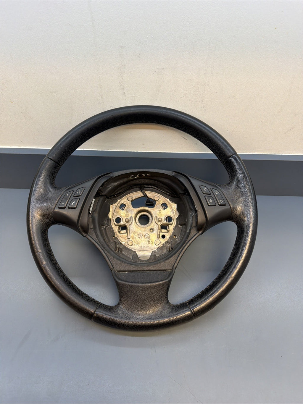 BMW E90 E91 E92 E93 2006-2012 325i 328i 330i 335i non-sport steering wheel OEM