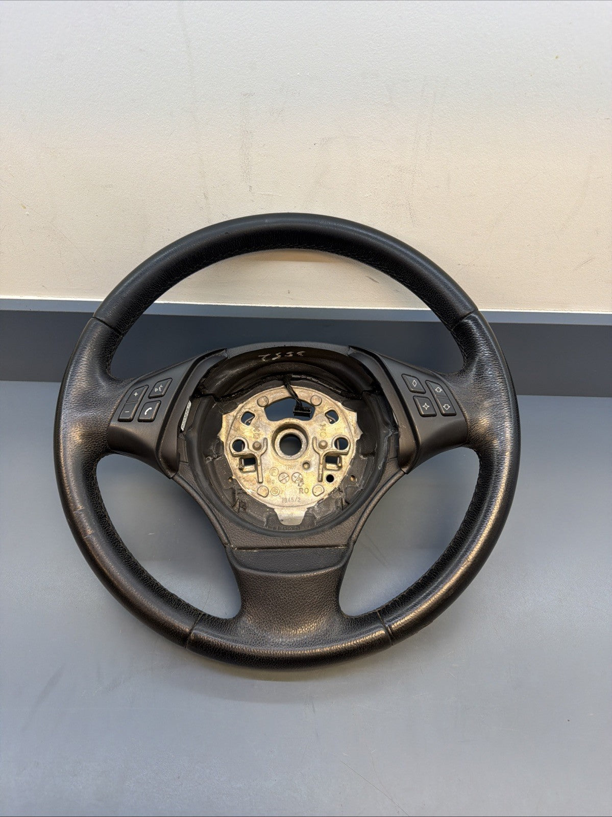 BMW E90 E91 E92 E93 2006-2012 325i 328i 330i 335i non-sport steering wheel OEM