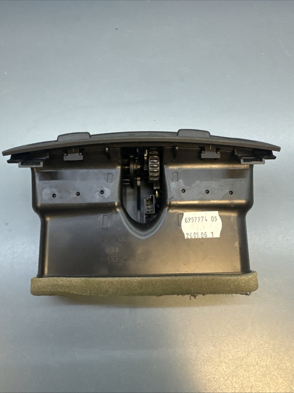 BMW E63 E60 E92 E90 REAR CENTER CONSOLE AC HEAT AIR VENT PANEL 6932024