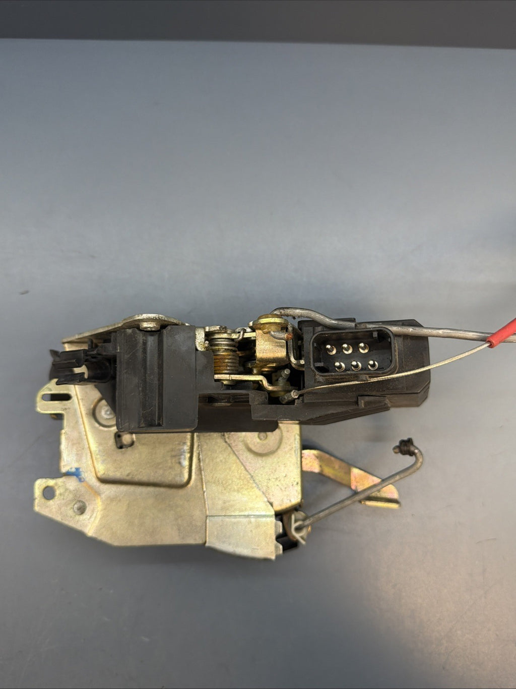 Genuine BMW E34 Door latch Main mechanism Driver  Front 51218138923