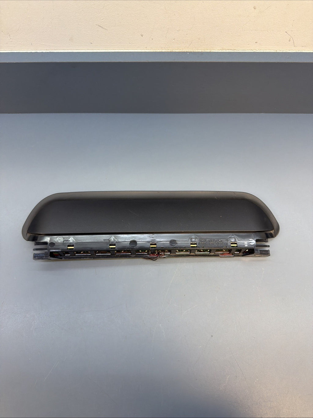 2006-2011 BMW E90 SEDAN 328I 330I 335I M3 THIRD BRAKE STOP LIGHT LAMP 7146059