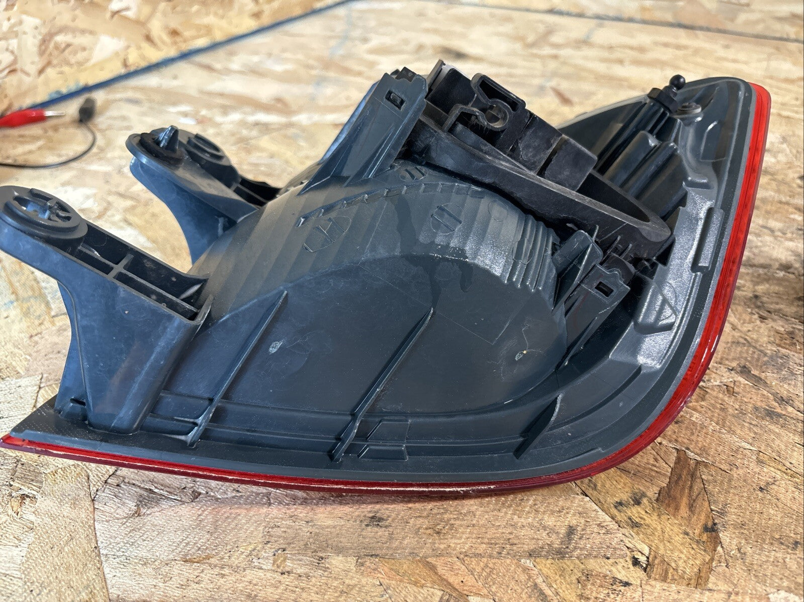 BMW 328i  TAILLIGHT DRIVER LEFT  183611-12 OEM 12 13 14 15  7259895-07
