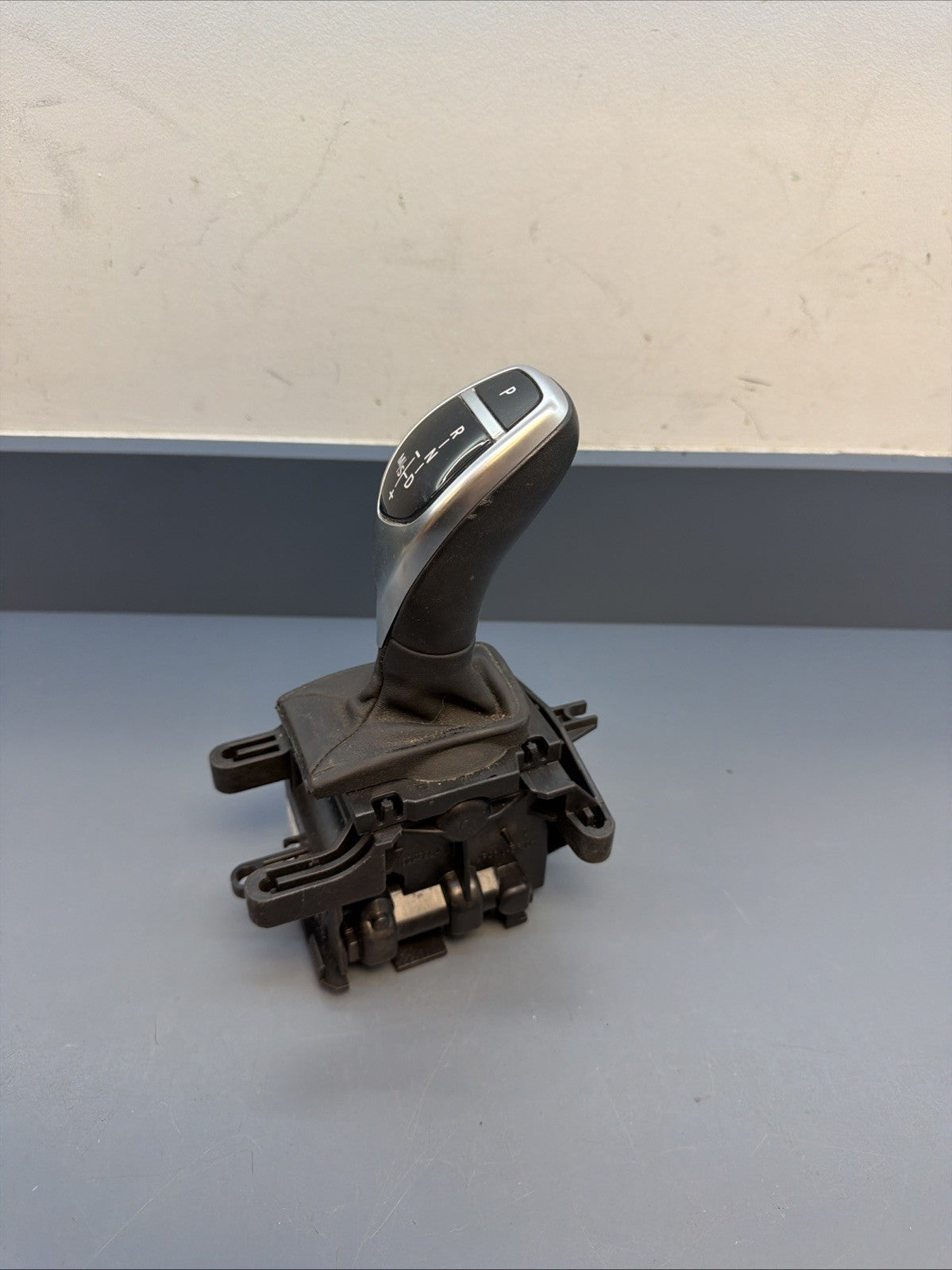 OEM BMW F25 X3 Sport Automatic Transmission Gear Shift Shifter Selector 9253079