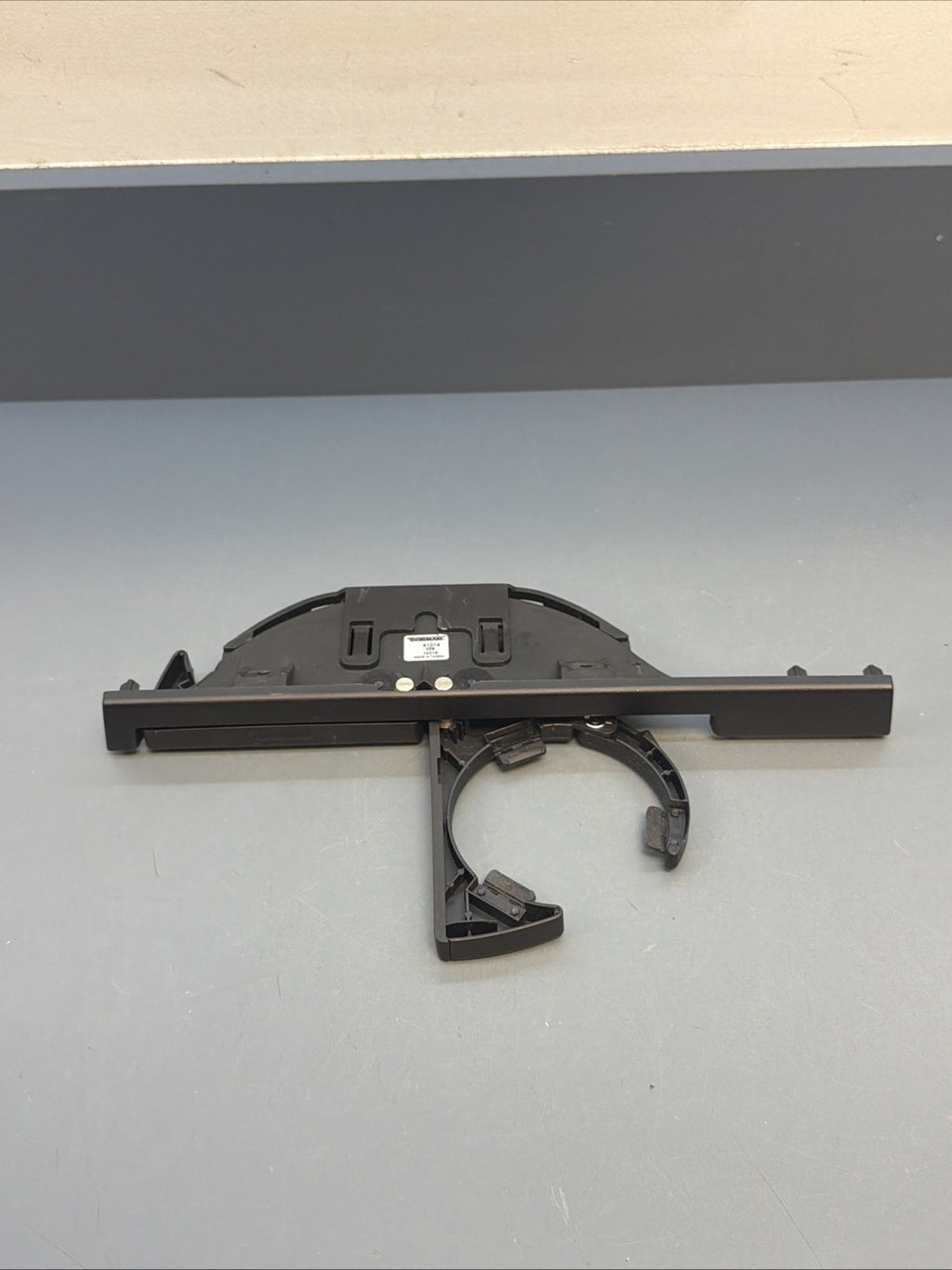 BMW E39 540I M5 525I 528I 530I Front Center Console Cup Holder OEM 8190205