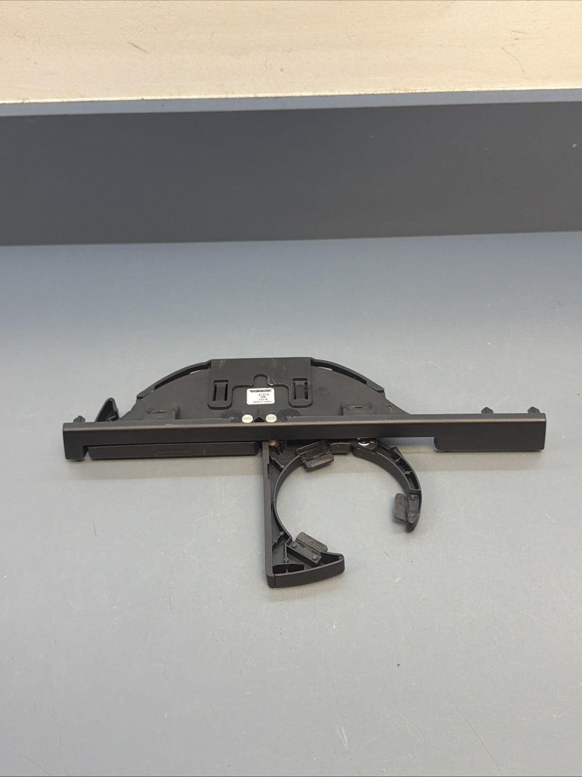BMW E39 540I M5 525I 528I 530I Front Center Console Cup Holder OEM 8190205