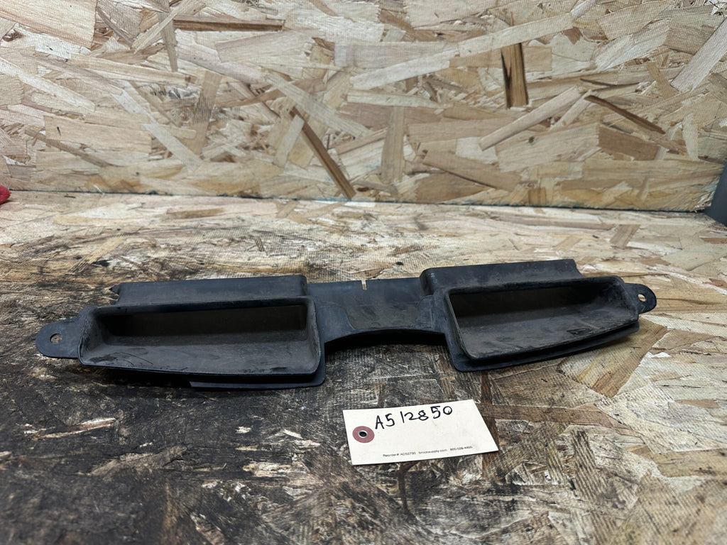 BMW 2006-2013 E90 FRONT HOOD AIR INTACE SUCTION DUCT VENT OEM 7541738