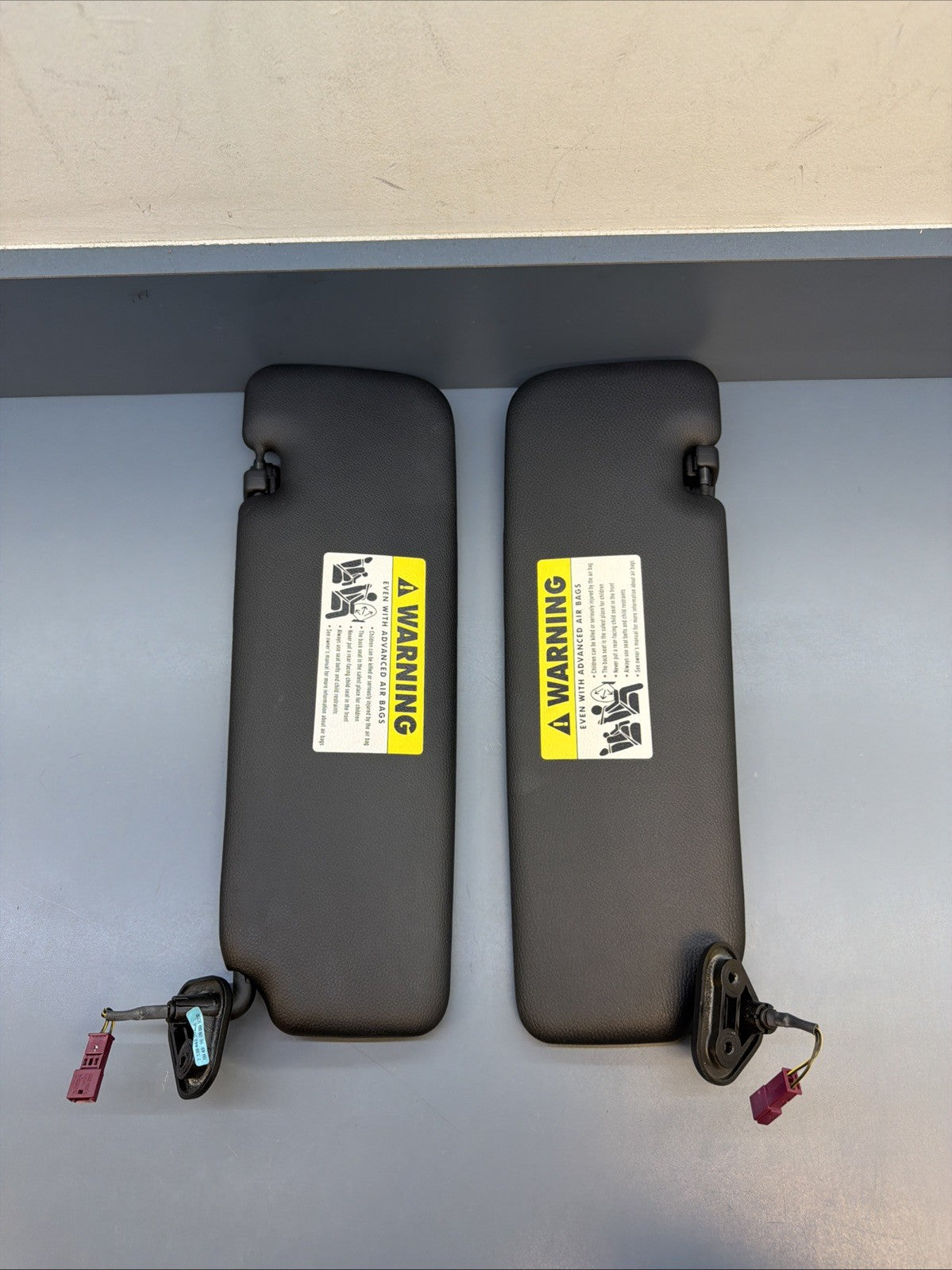 OEM BMW E88 E93 128 135 328 335 M3 CONVERTIBLE Left Right Sun Visor Black SET
