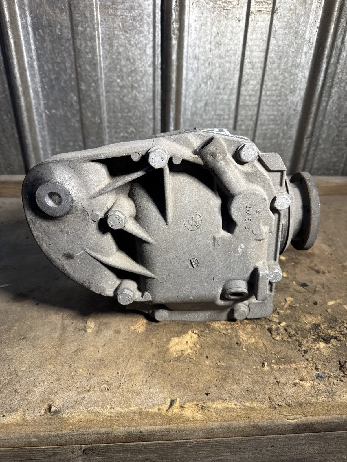 BMW REAR DIFFERENTIAL E60 535XI AUTOMATIC SERIES  FINAL DRIVE 3.46 7560882