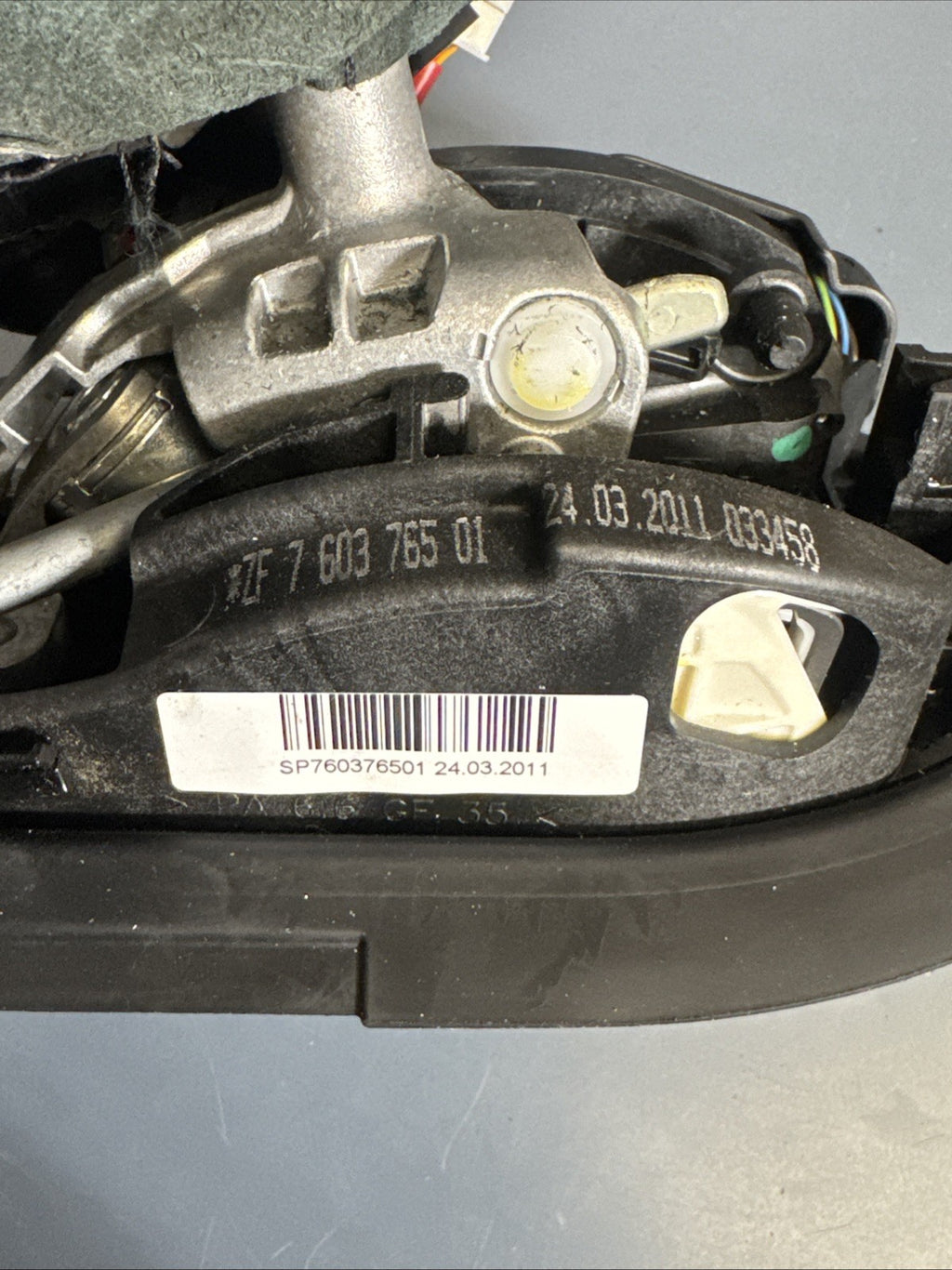 07-13 Genuine BMW 328ix E90 Floor Automatic Gear Shifter Selector OEM+ 7603765