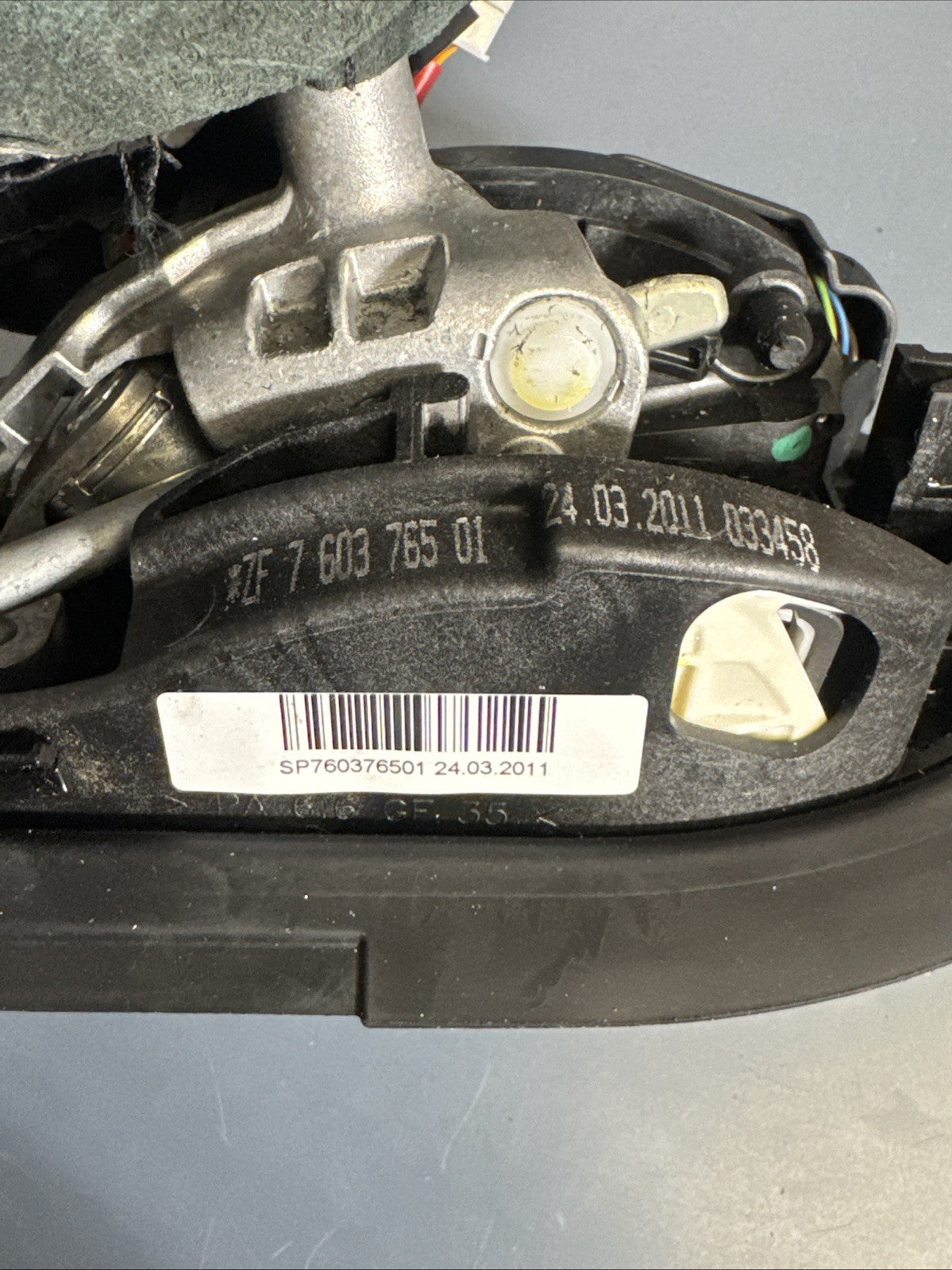 07-13 Genuine BMW 328ix E90 Floor Automatic Gear Shifter Selector OEM+ 7603765