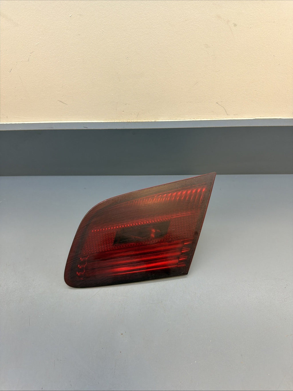 07-10 BMW M3 335 E92 Coupe Rear Right Inner Taillight Assembly 7162300 PRE-LCI
