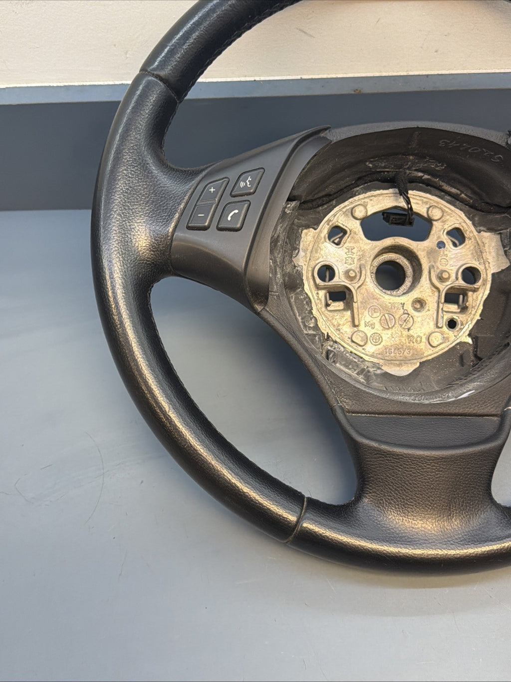 2006-2011 BMW 3 SERIES E90 E91 STEERING WHEEL LEATHER MULTIFUNCTION 61645150G