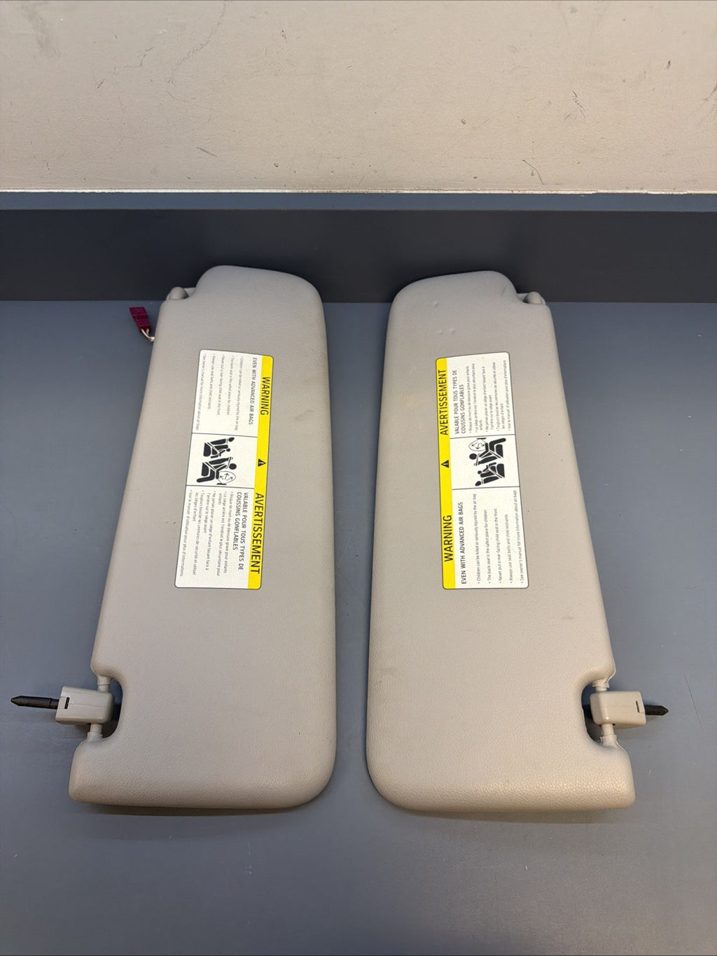 BMW E90 E91 E92 E93 Sun Visor Set OEM – Driver & Passenger Gray 6957369 6957370