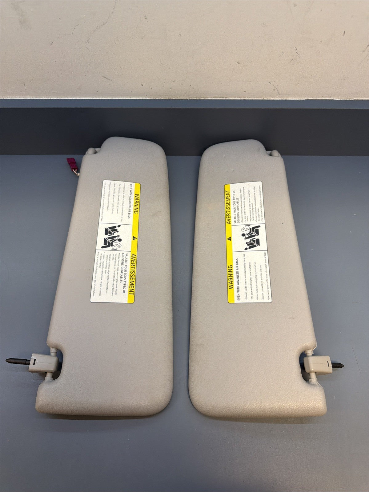 BMW E90 E91 E92 E93 Sun Visor Set OEM – Driver & Passenger Gray 6957369 6957370