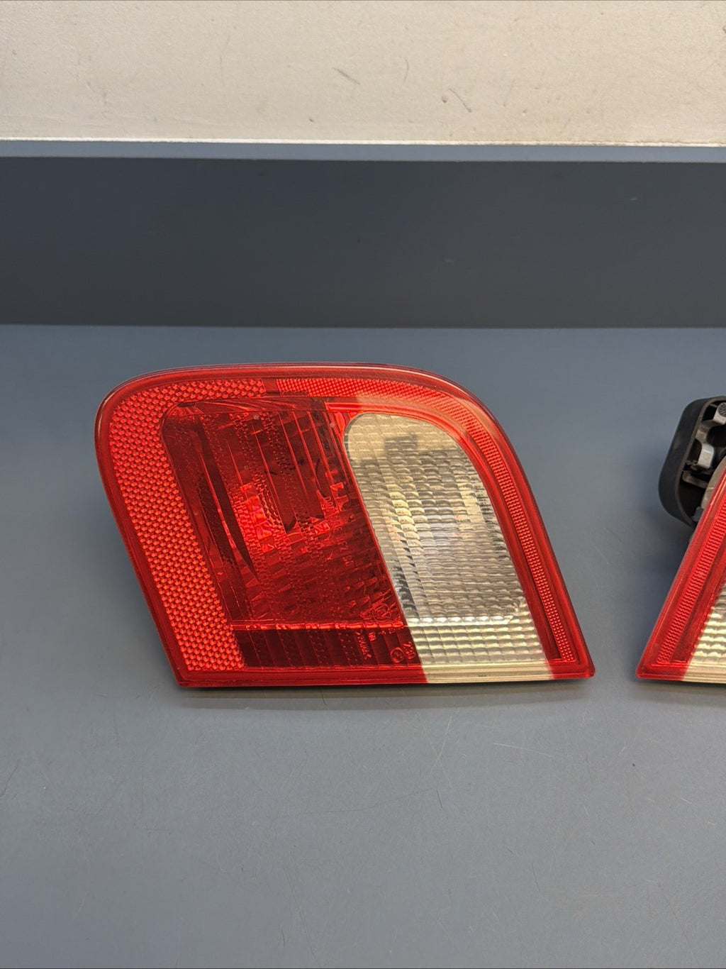 2000-2001 BMW E46 328 Left Right Inner Tail Light Oem SEDAN 8364924 8364923
