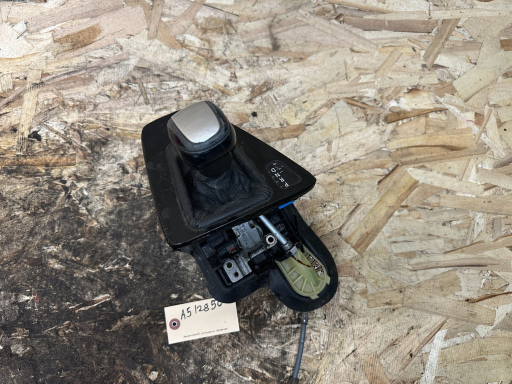BMW 06-13 E90 AUTOMATIC TRANSMISSION GEAR SHIFTER/SELECTOR BLACK OEM 756365802