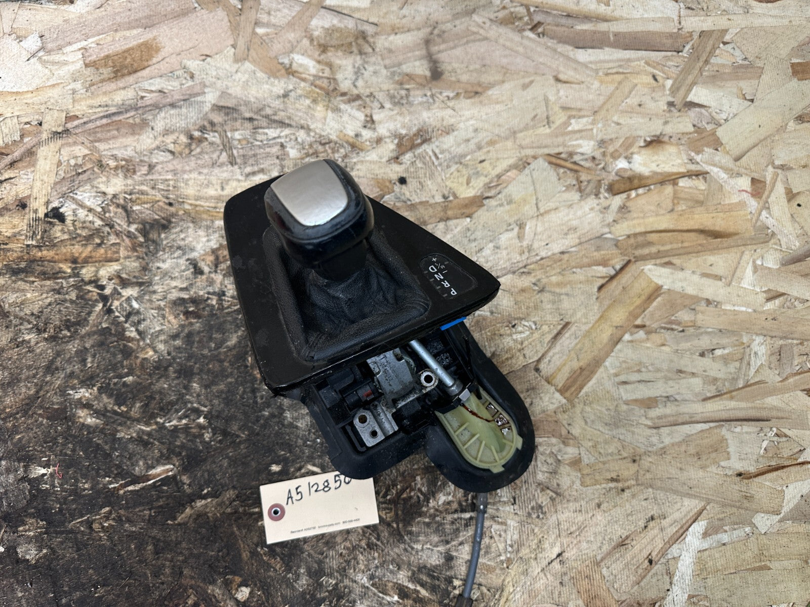 BMW 06-13 E90 AUTOMATIC TRANSMISSION GEAR SHIFTER/SELECTOR BLACK OEM 756365802