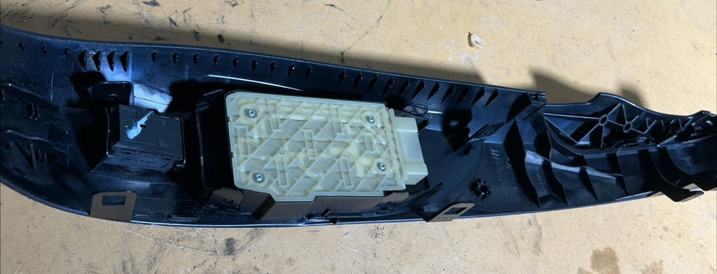 2011-2017 BMW X3 f25 Front Right Seat Control Switch & Trim Cover OEM 6979644
