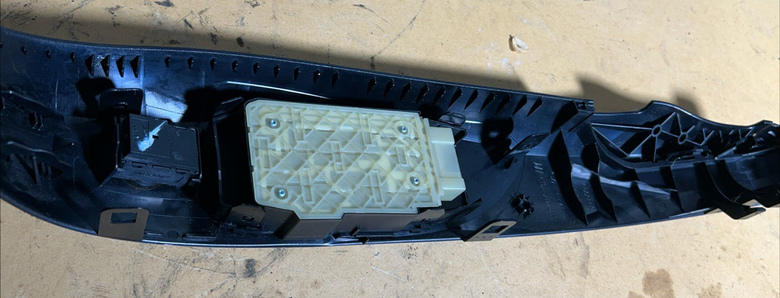 2011-2017 BMW X3 f25 Front Right Seat Control Switch & Trim Cover OEM 6979644