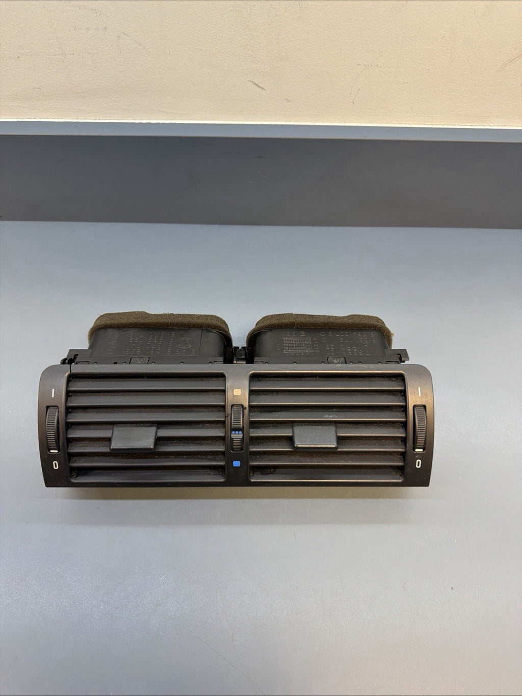 1999-2006 BMW E46 3 Series 325i Center Dash AC Air Vent Assembly 8363199 OEM