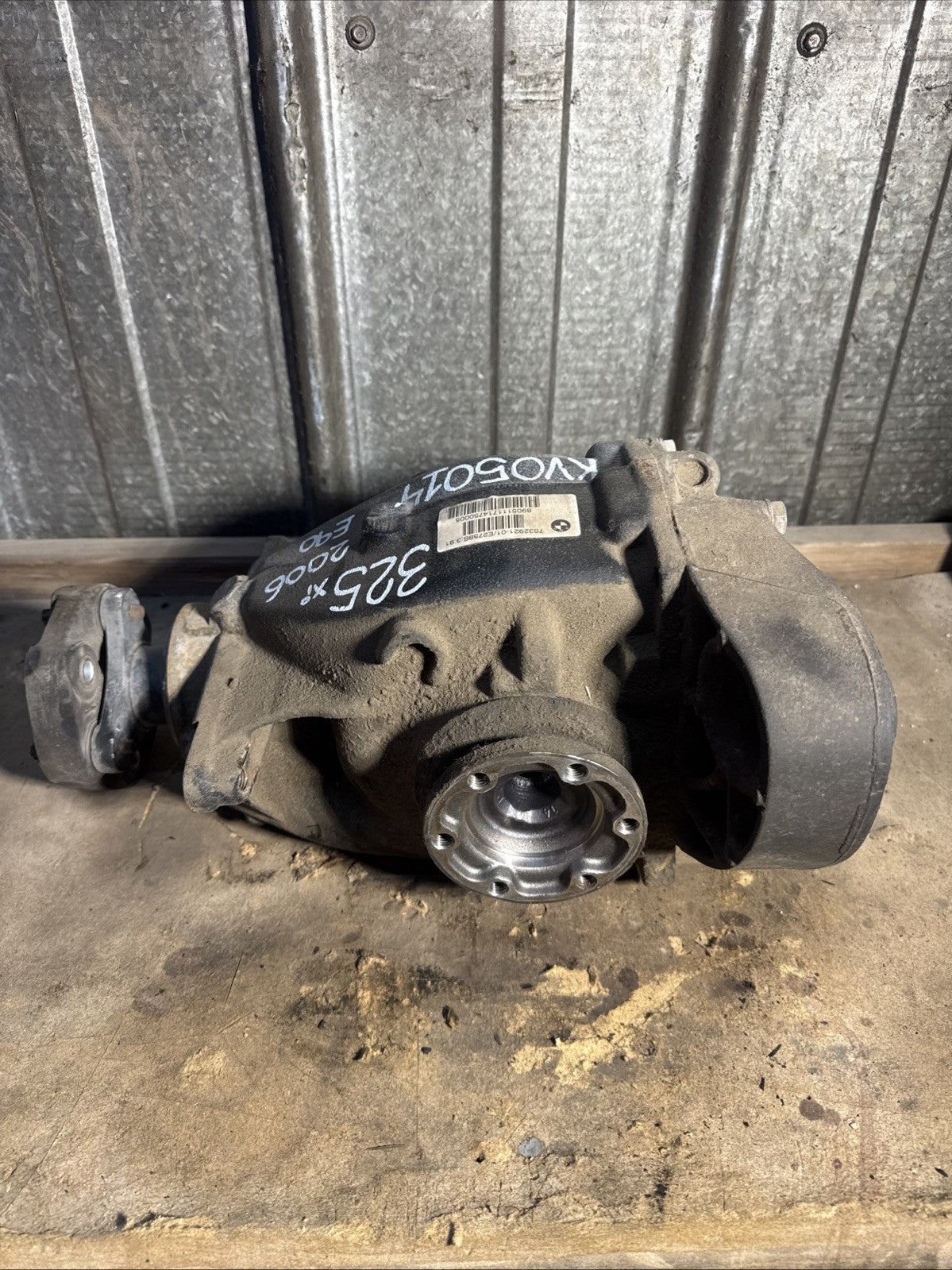 BMW REAR DIFFERENTIAL E90 SERIES 325XI AUTO FINAL DRIVE 3.91 7532921