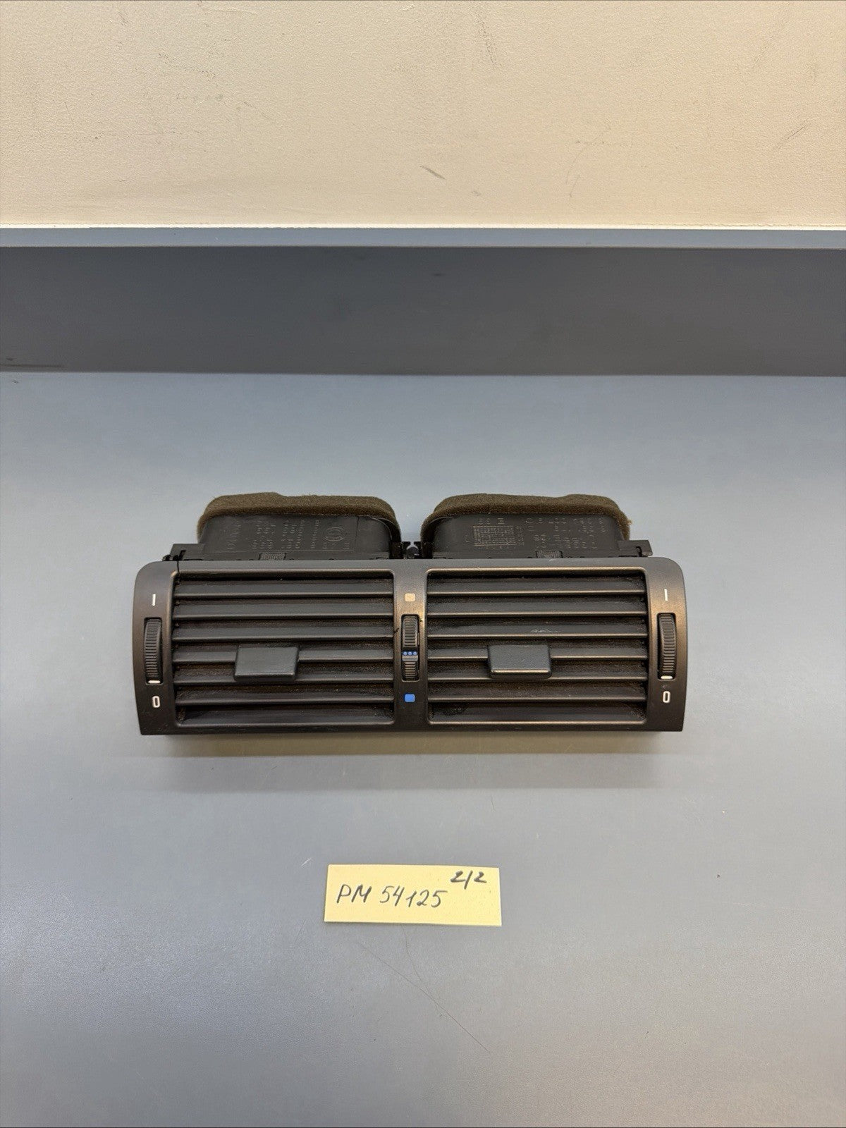 1999-2006 BMW E46 3 Series 325i Center Dash AC Air Vent Assembly 8363199 OEM