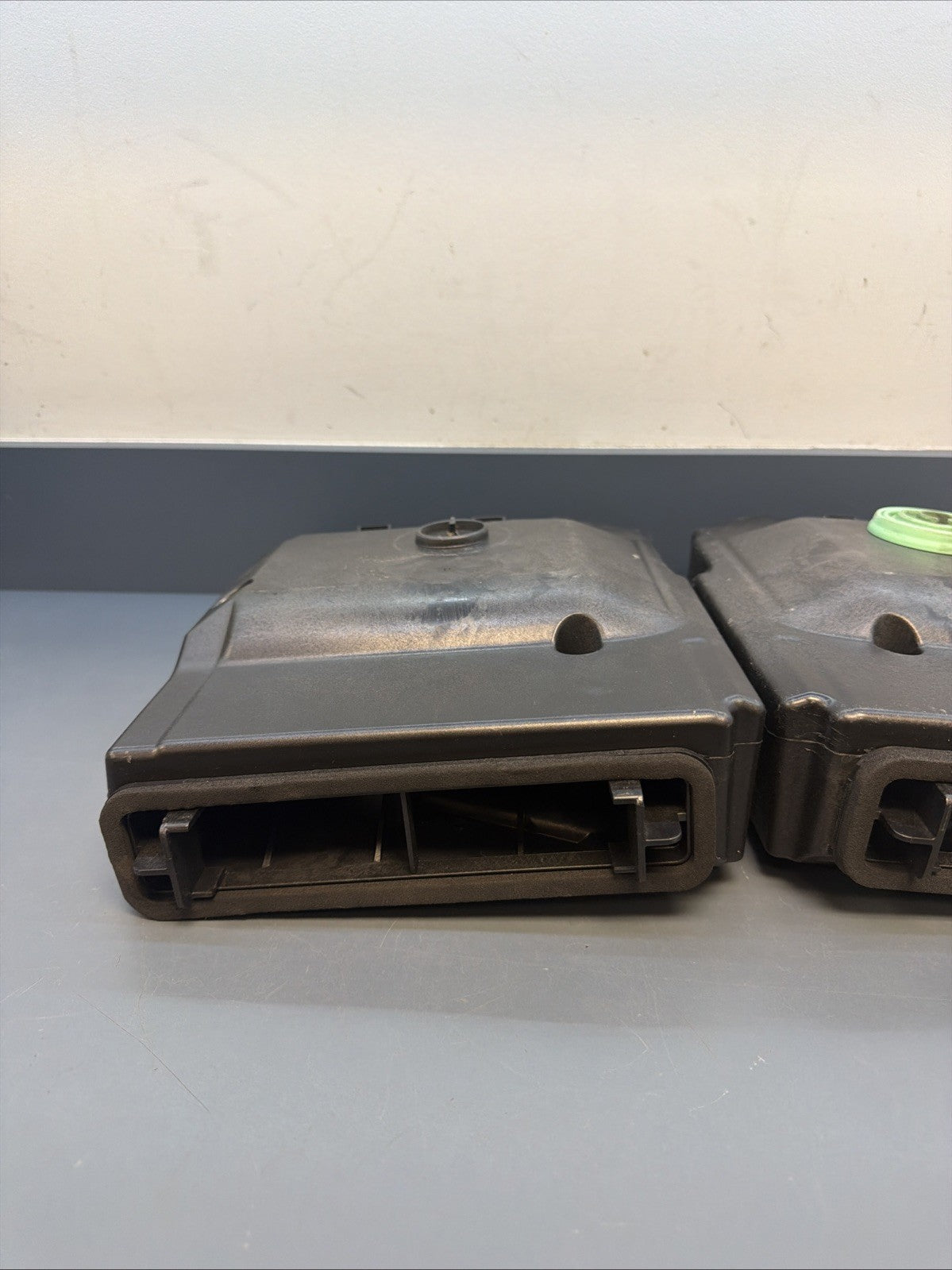 11-15 BMW X1 E84 FRONT LEFT & RIGHT HI-FI SUBWOOFER SET 9143143 9143144